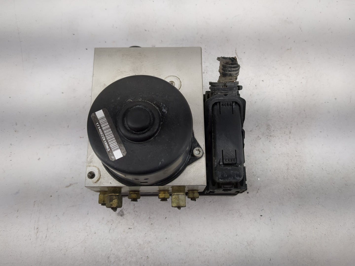 2006-2007 Nissan Xterra ABS Pump Control Module Replacement P/N:06.2102-0509.3 0222102050923161030 Fits Fits 2006 2007 OEM U