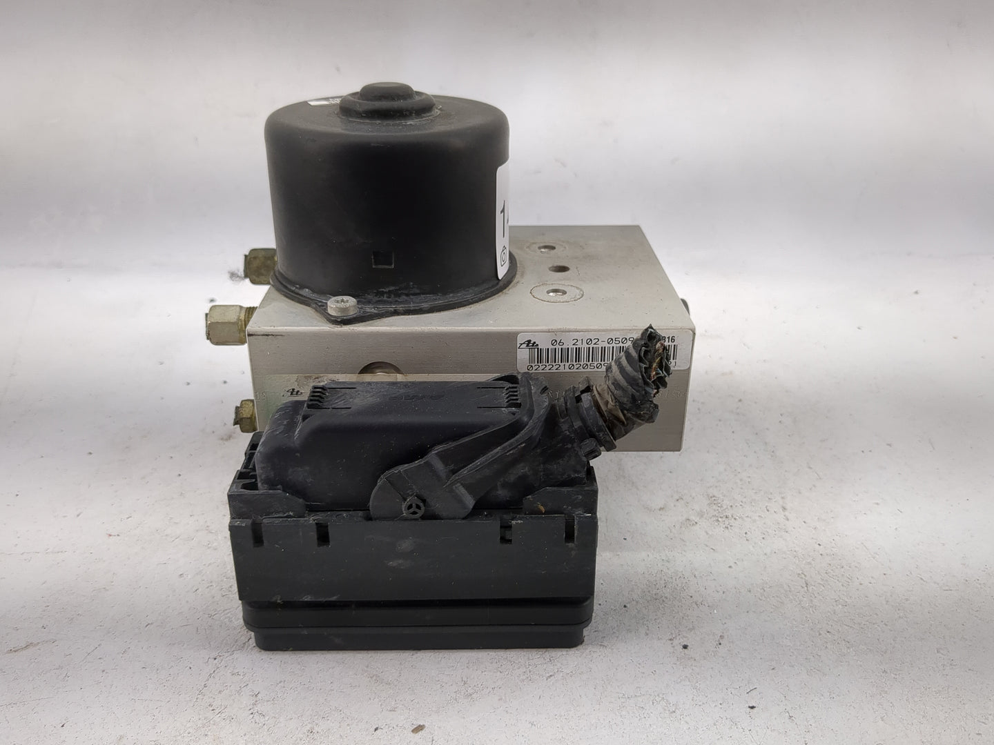 2006-2007 Nissan Xterra ABS Pump Control Module Replacement P/N:06.2102-0509.3 0222102050923161030 Fits Fits 2006 2007 OEM U