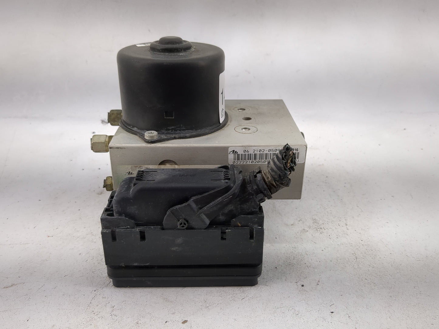 2006-2007 Nissan Xterra ABS Pump Control Module Replacement P/N:06.2102-0509.3 0222102050923161030 Fits Fits 2006 2007 OEM U