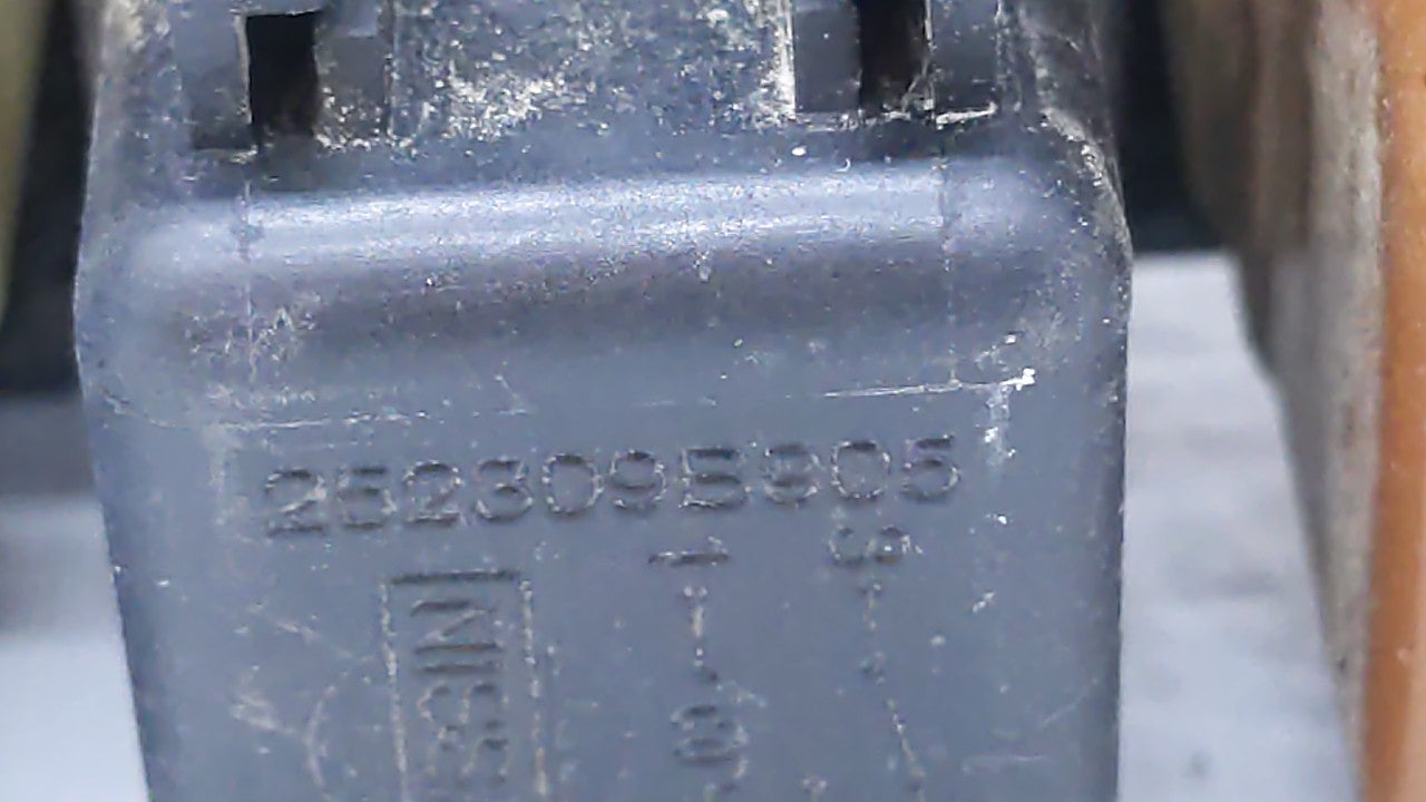 2005-2007 Nissan Xterra Fusebox Fuse Box Panel Relay Module P/N:24382EA010 24382 EA010 Fits Fits 2005 2006 2007 OEM Used Aut