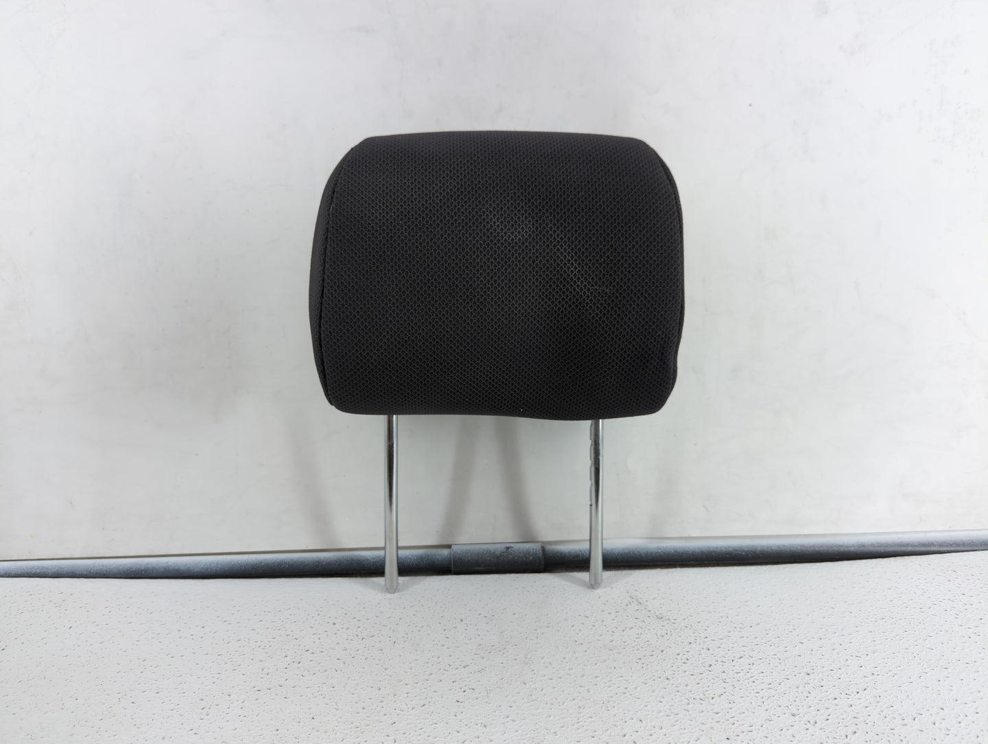 2005-2008 Nissan Xterra Headrest Head Rest Front Driver Passenger Seat Fits Fits 2005 2006 2007 2008 OEM Used Auto Parts - O