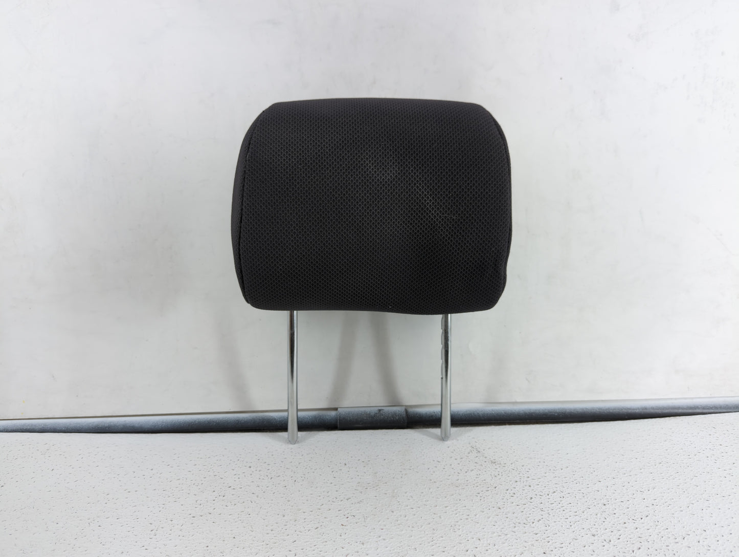 2005-2008 Nissan Xterra Headrest Head Rest Front Driver Passenger Seat Fits Fits 2005 2006 2007 2008 OEM Used Auto Parts - O