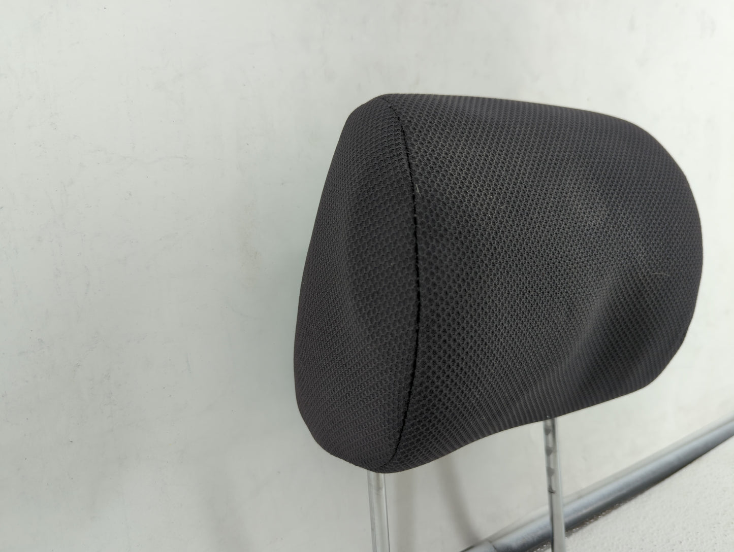 2005-2008 Nissan Xterra Headrest Head Rest Front Driver Passenger Seat Fits Fits 2005 2006 2007 2008 OEM Used Auto Parts - O