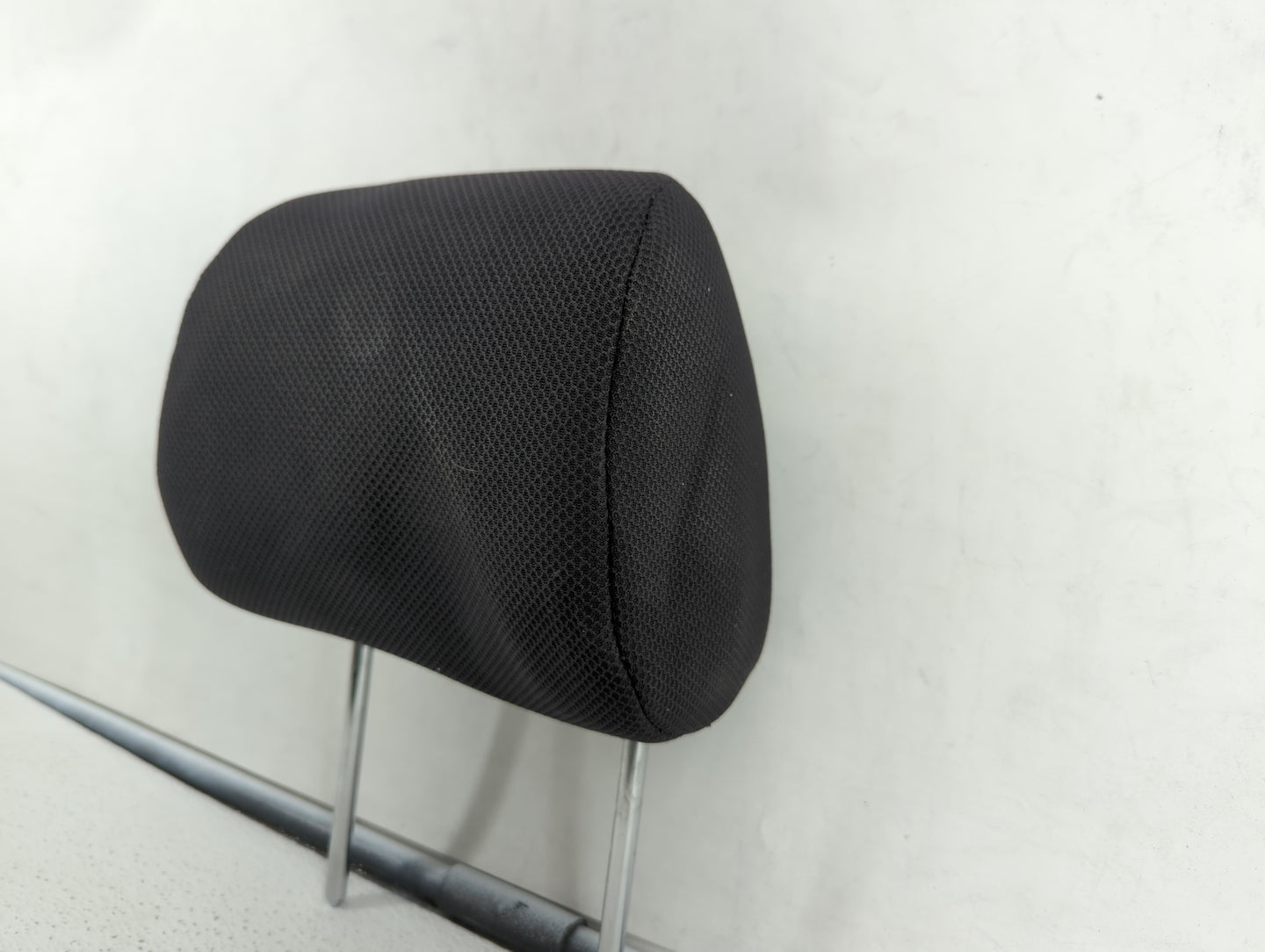 2005-2008 Nissan Xterra Headrest Head Rest Front Driver Passenger Seat Fits Fits 2005 2006 2007 2008 OEM Used Auto Parts - O