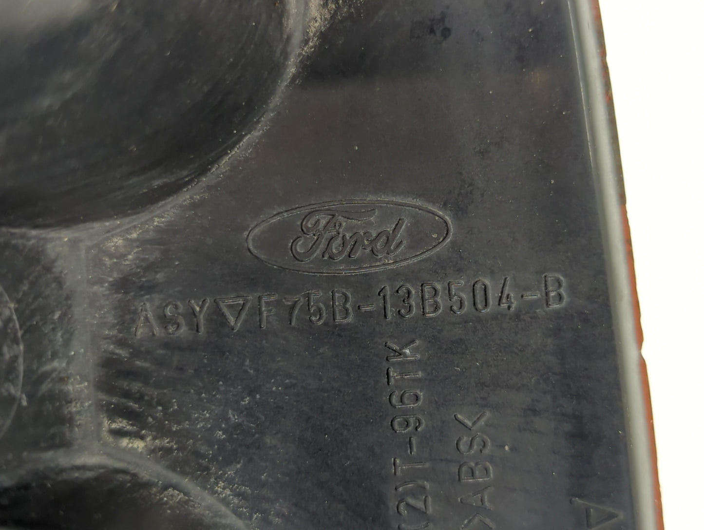 2005-2015 Nissan Xterra Tail Light Assembly Passenger Right OEM P/N:F75B-13B504-B 949 602 Fits OEM Used Auto Parts - Oemused