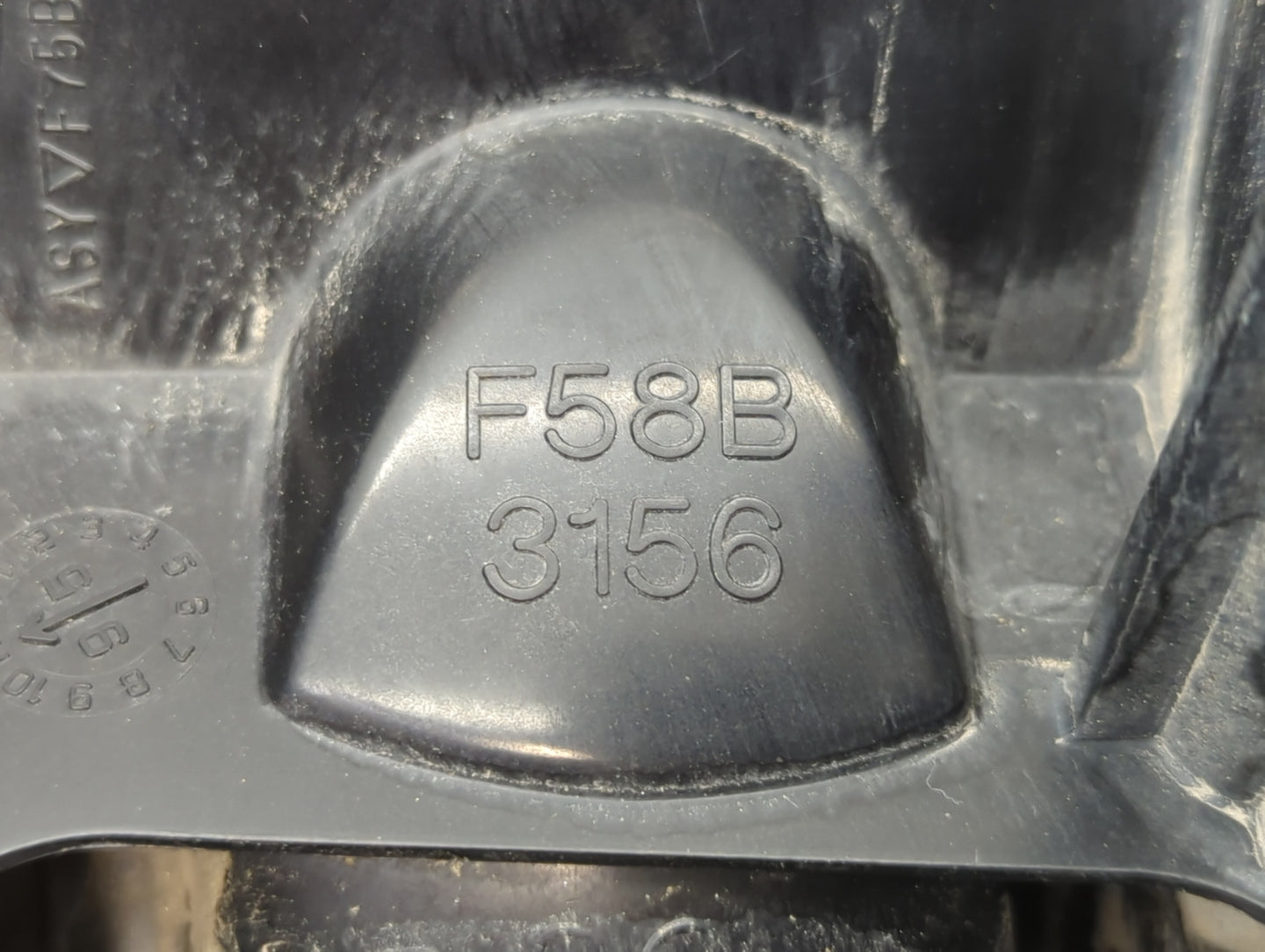 2005-2015 Nissan Xterra Tail Light Assembly Passenger Right OEM P/N:F75B-13B504-B 949 602 Fits OEM Used Auto Parts - Oemused