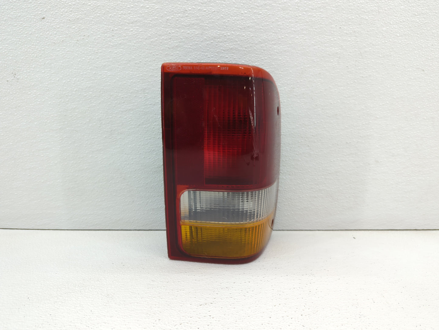 2005-2015 Nissan Xterra Tail Light Assembly Passenger Right OEM P/N:F75B-13B504-B 949 602 Fits OEM Used Auto Parts - Oemused