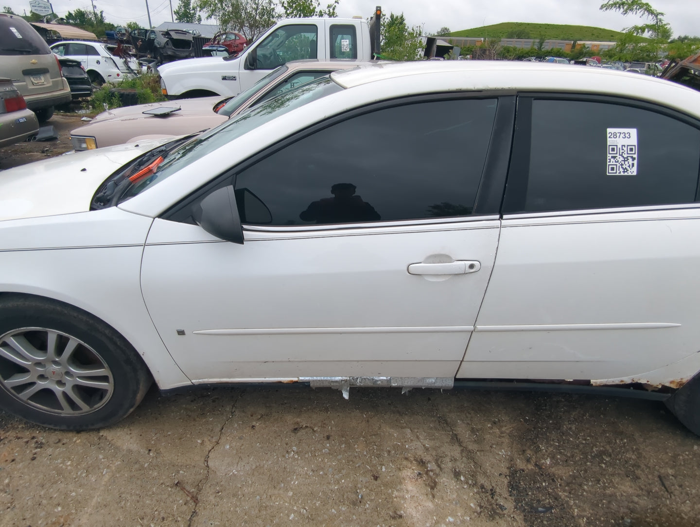 2005-2010 Pontiac G6 Driver Front Door Oem 1024571 - Oemusedautoparts1.com