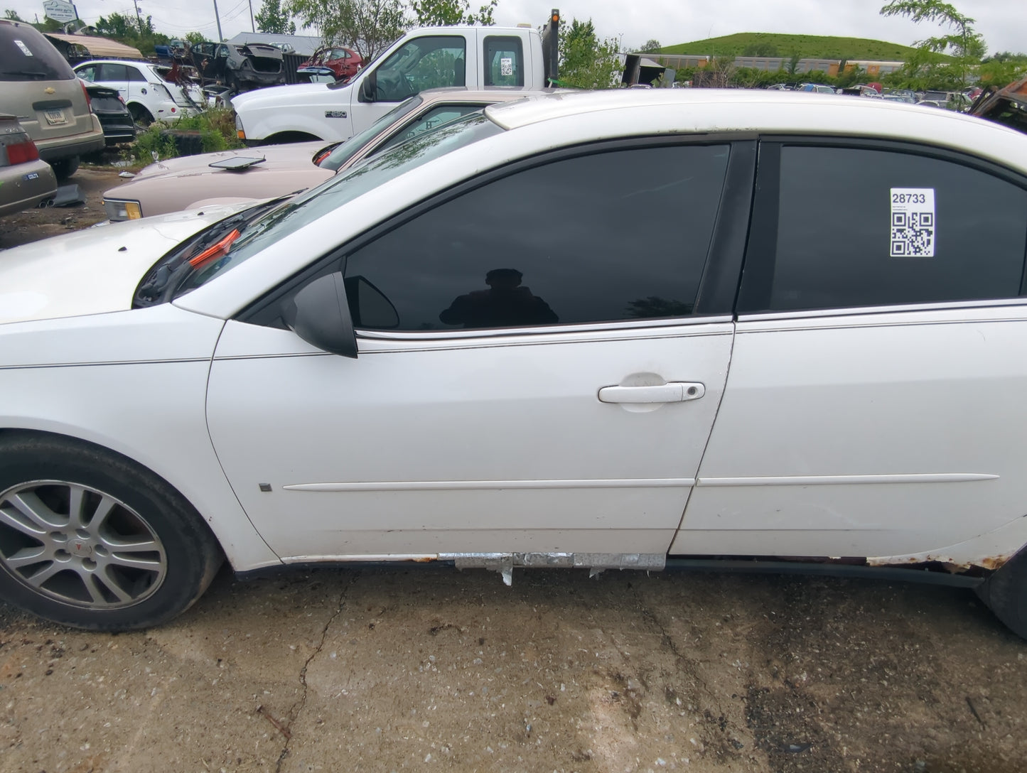 2005-2010 Pontiac G6 Driver Front Door Oem 1024571 - Oemusedautoparts1.com