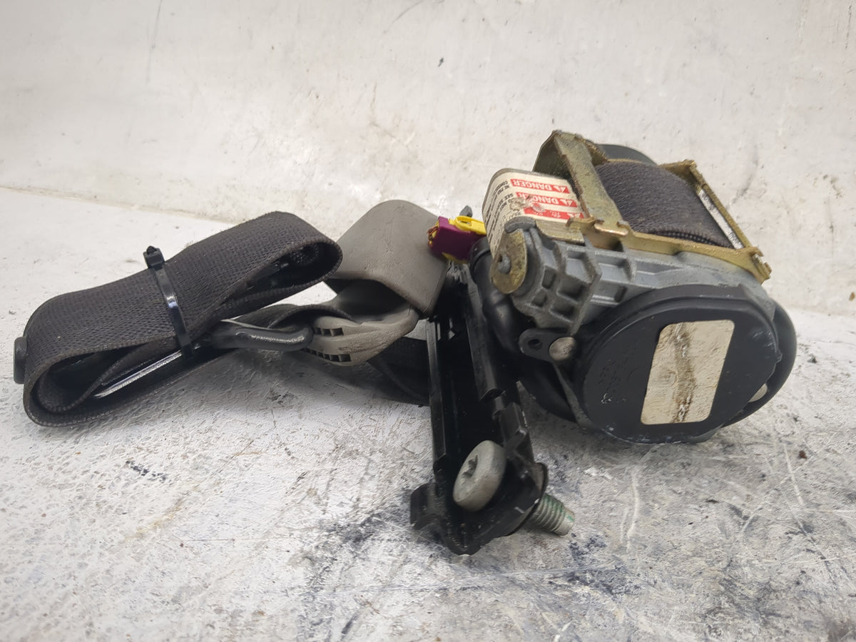 2005-2006 Pontiac G6 Driver Front Seatbelt Retractor - Oemusedautoparts1.com
