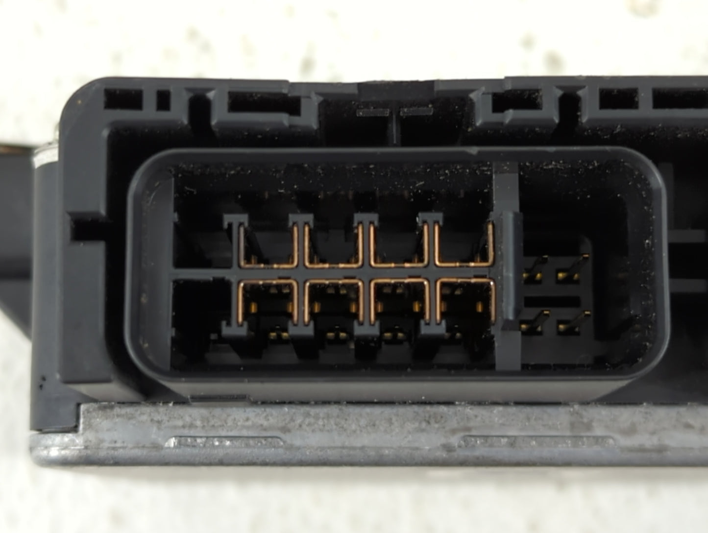 2006 Pontiac G6 PCM Engine Control Computer ECU ECM PCU OEM P/N:15789820 Fits OEM Used Auto Parts - Oemusedautoparts1.com