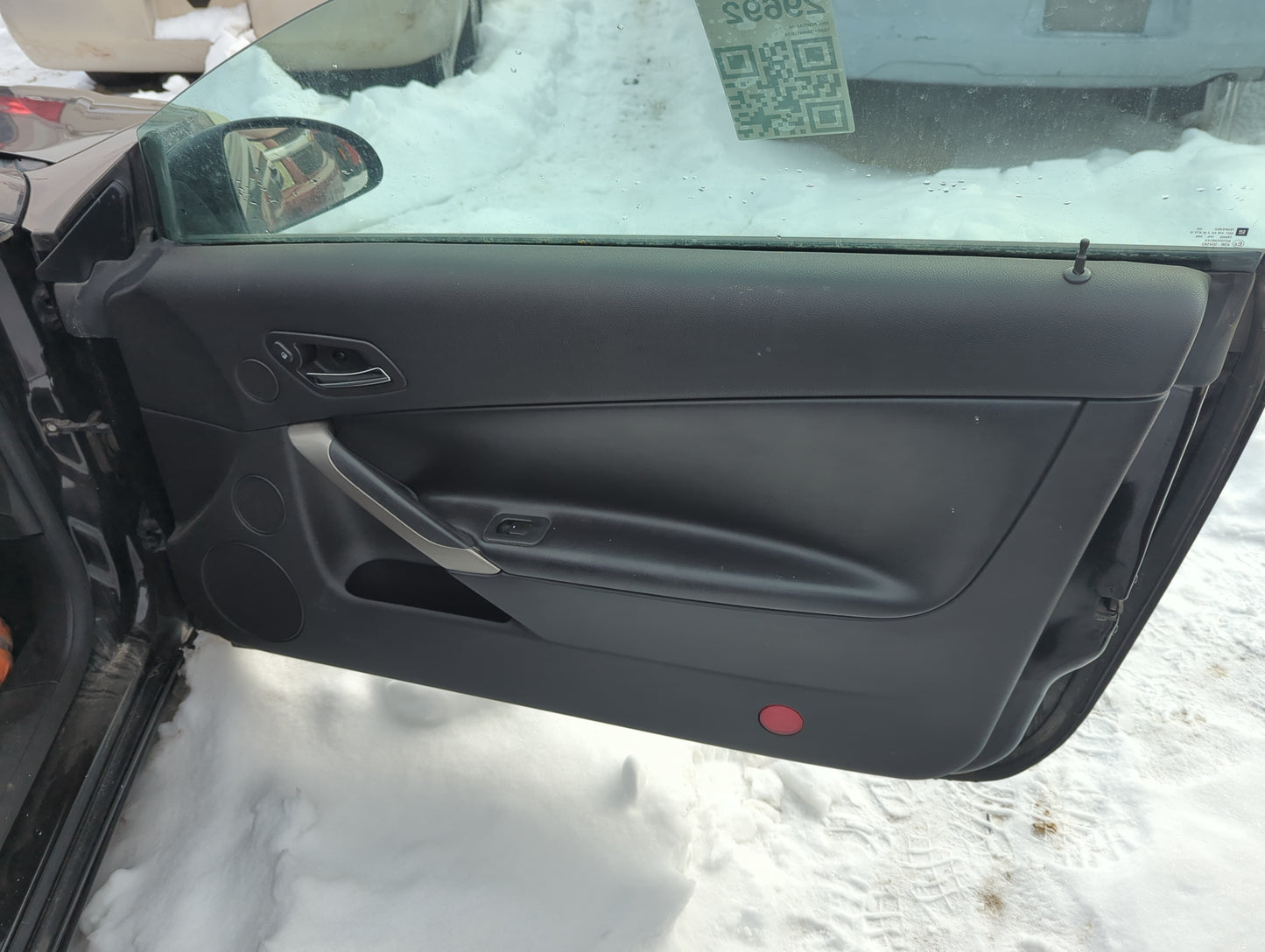 2006 Pontiac G6 Front Right Passenger Interior Door Panel Trim 1355061 - Oemusedautoparts1.com