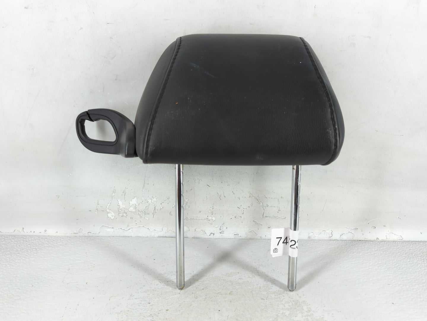 2007-2009 Pontiac G6 Headrest Head Rest Front Driver Passenger Seat Fits Fits 2007 2008 2009 OEM Used Auto Parts - Oemusedau