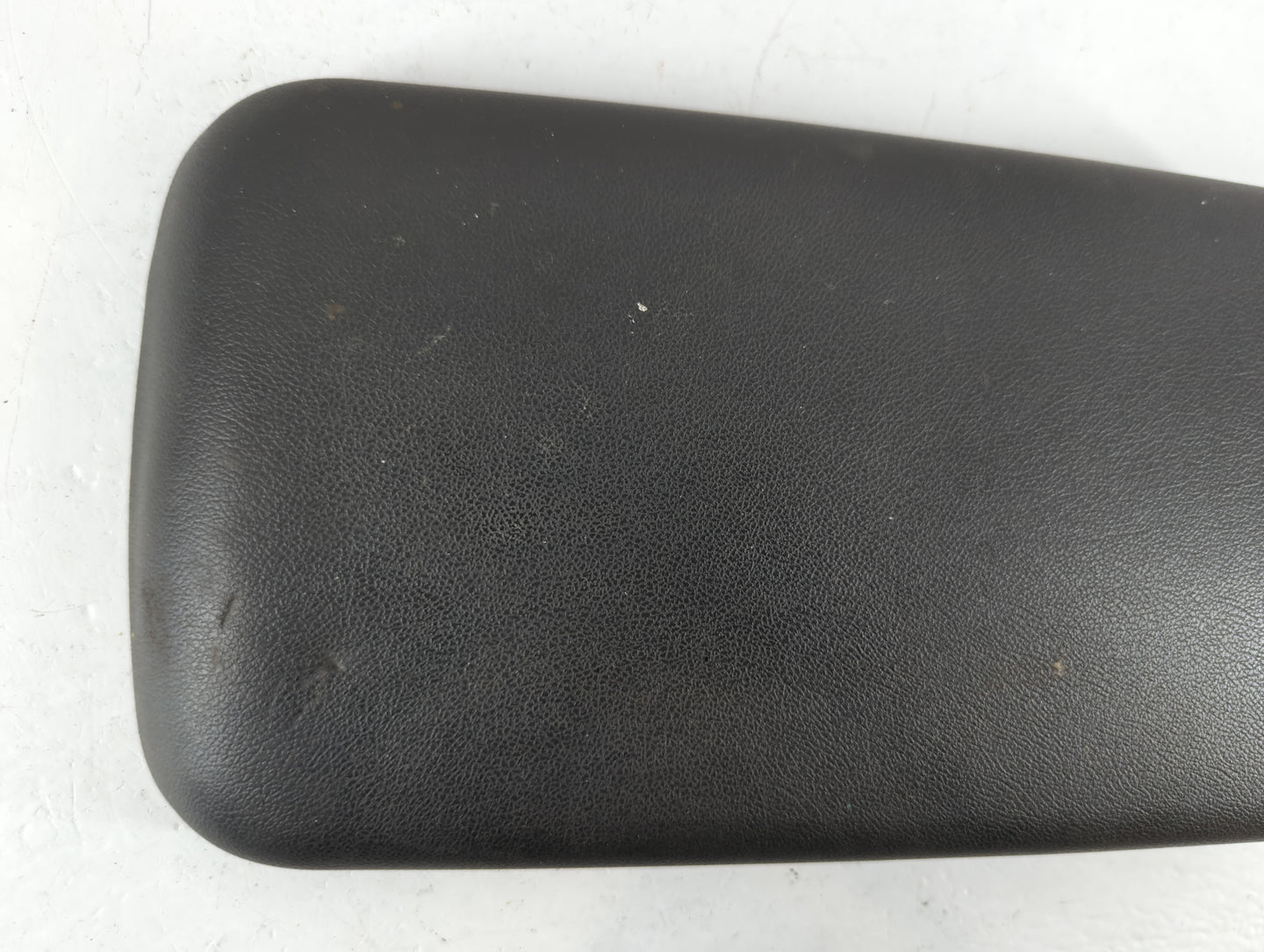 2006 Pontiac G6 Center Console Armrest Cover Lid Fits OEM Used Auto Parts - Oemusedautoparts1.com