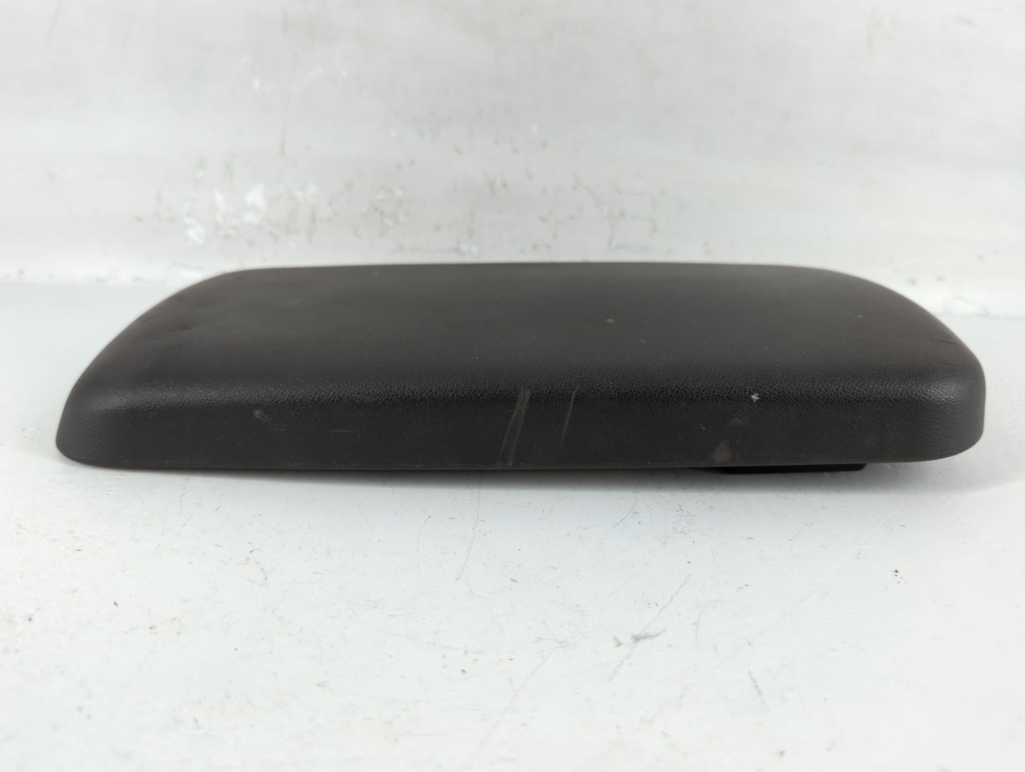 2006 Pontiac G6 Center Console Armrest Cover Lid Fits OEM Used Auto Parts - Oemusedautoparts1.com