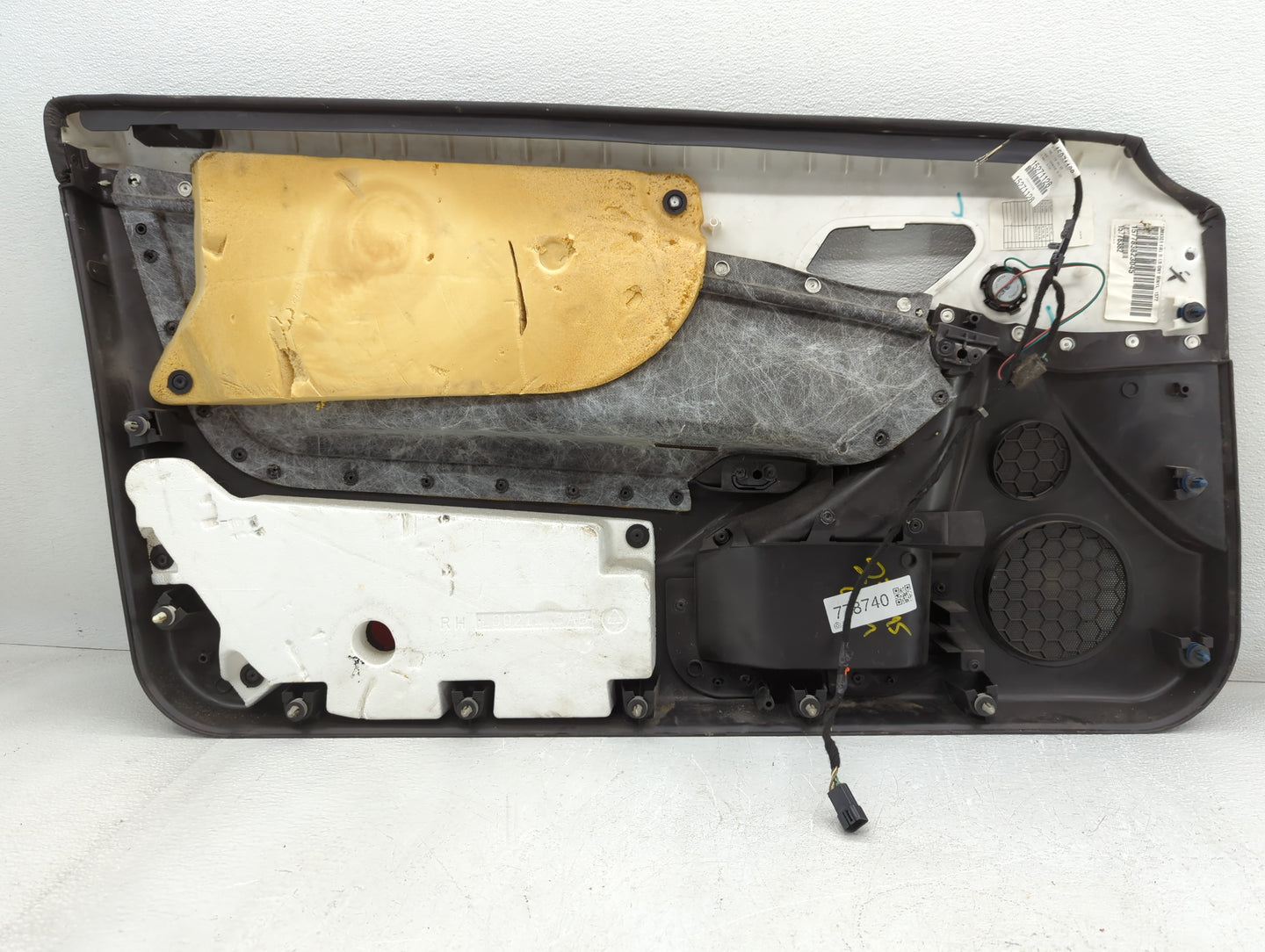 2006 Pontiac G6 Front Right Passenger Interior Door Panel Trim - Oemusedautoparts1.com