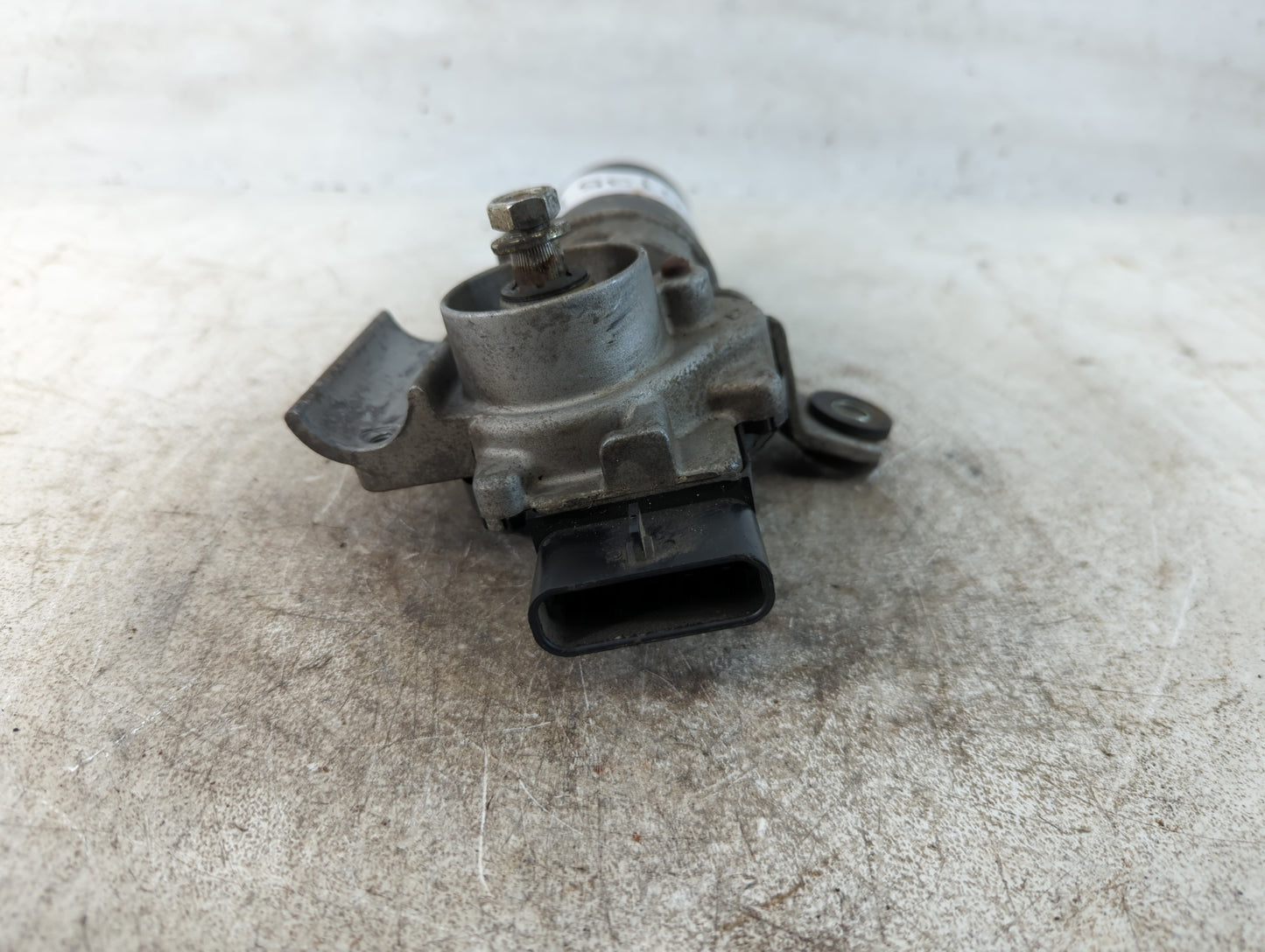 2005-2008 Pontiac G6 Front Windshield Wiper Motor Fits Fits 2005 2006 2007 2008 OEM Used Auto Parts - Oemusedautoparts1.com