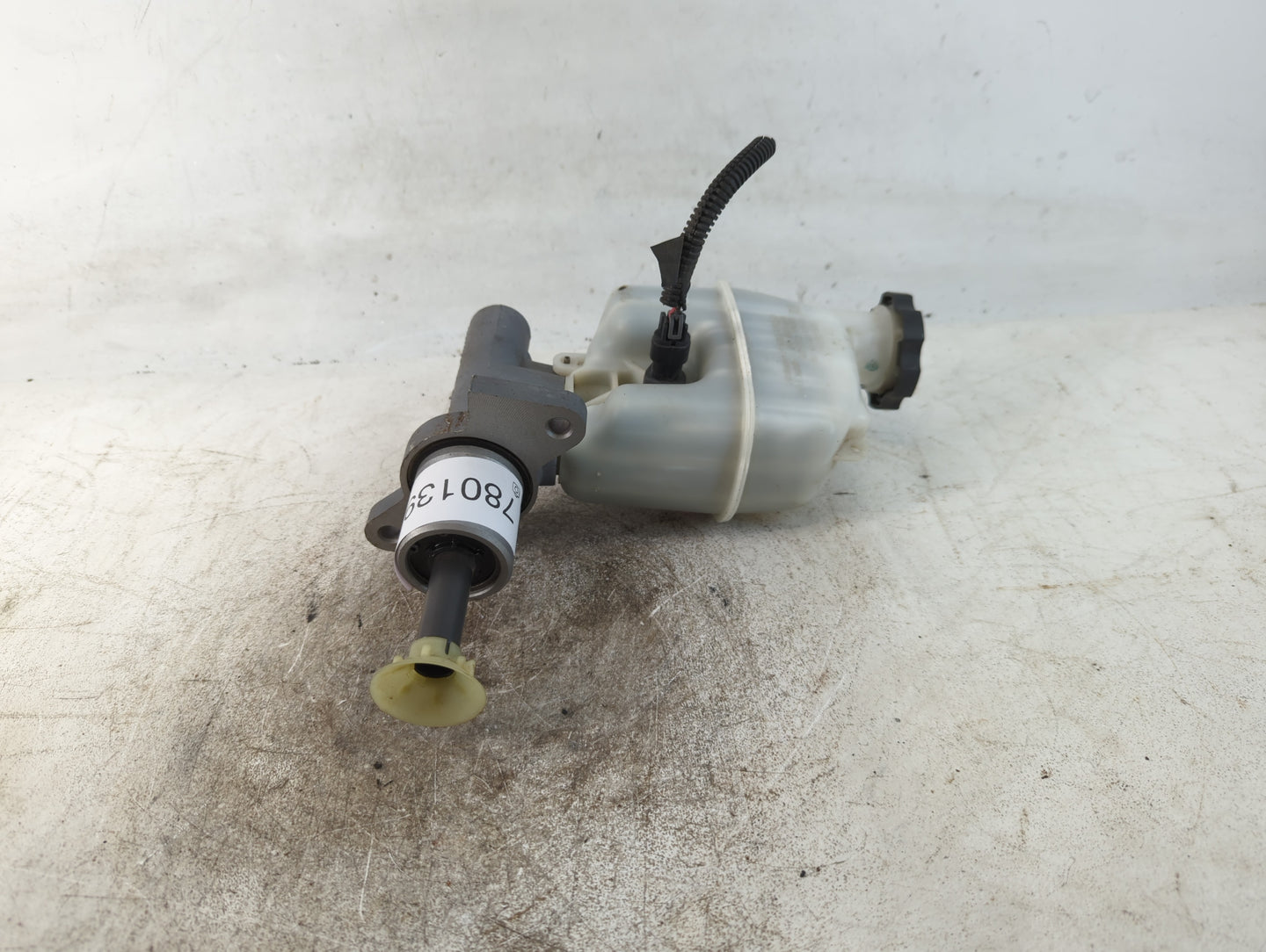 2005-2007 Pontiac G6 Brake Master Cylinder - Oemusedautoparts1.com