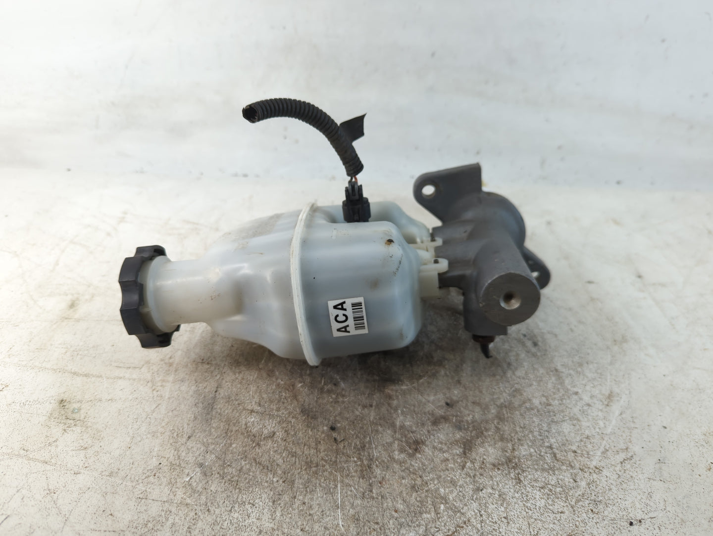 2005-2007 Pontiac G6 Brake Master Cylinder - Oemusedautoparts1.com