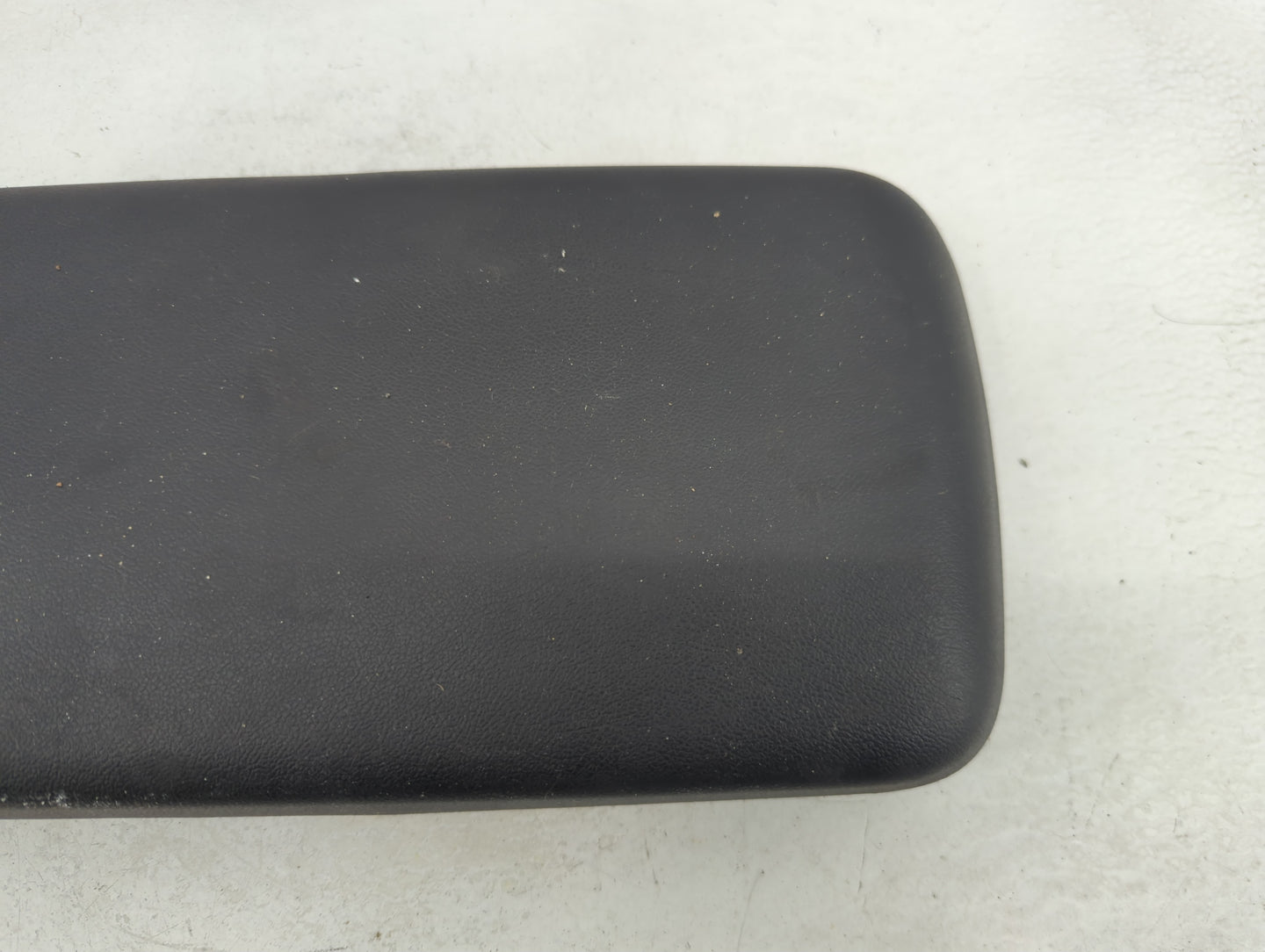 2006-2010 Pontiac G6 Center Console Armrest Cover Lid P/N:22713736 Fits Fits 2006 2007 2008 2009 2010 OEM Used Auto Parts - 