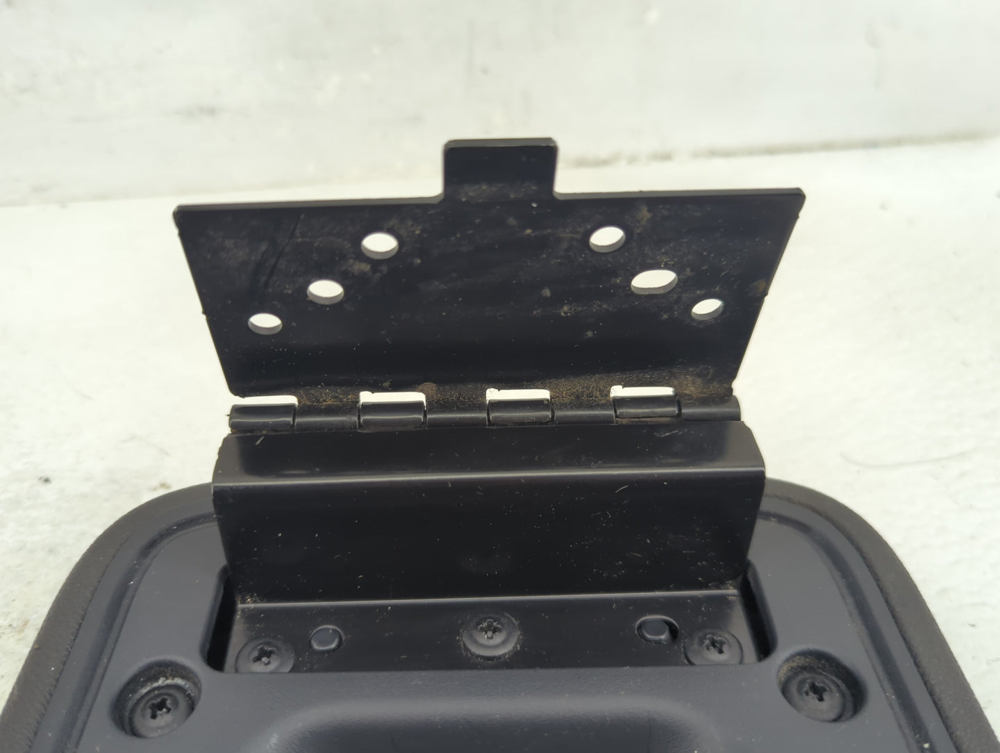 2006-2010 Pontiac G6 Center Console Armrest Cover Lid P/N:22713736 Fits Fits 2006 2007 2008 2009 2010 OEM Used Auto Parts - 