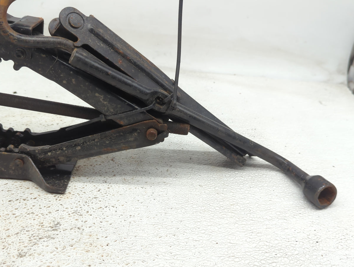Pontiac G6 Spare Scissor Car Jack 916178 - Oemusedautoparts1.com