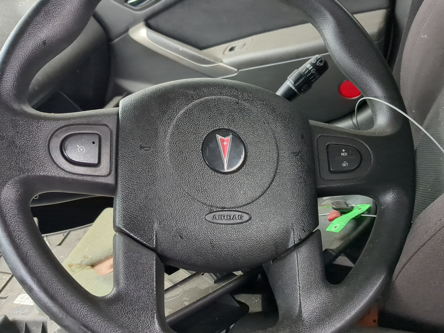 2005-2006 Pontiac G6 Air Bag Driver Left Steering Wheel Mounted - Oemusedautoparts1.com