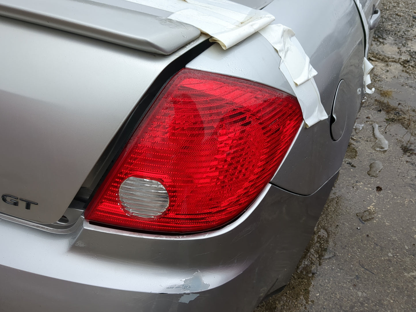 2005-2010 Pontiac G6 Tail Light Assembly Passenger Right OEM Fits Fits 2005 2006 2007 2008 2009 2010 OEM Used Auto Parts - O