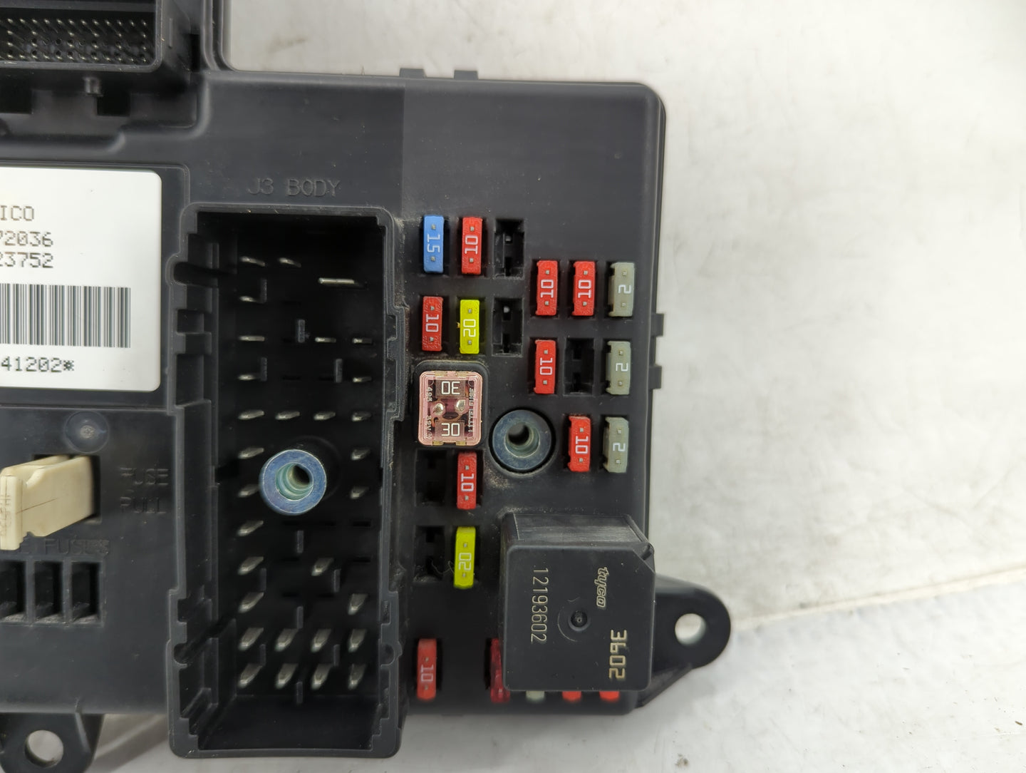 2006-2006 Pontiac G6 Body Control Module Bcm Inner Cabin Fuse Box - Oemusedautoparts1.com