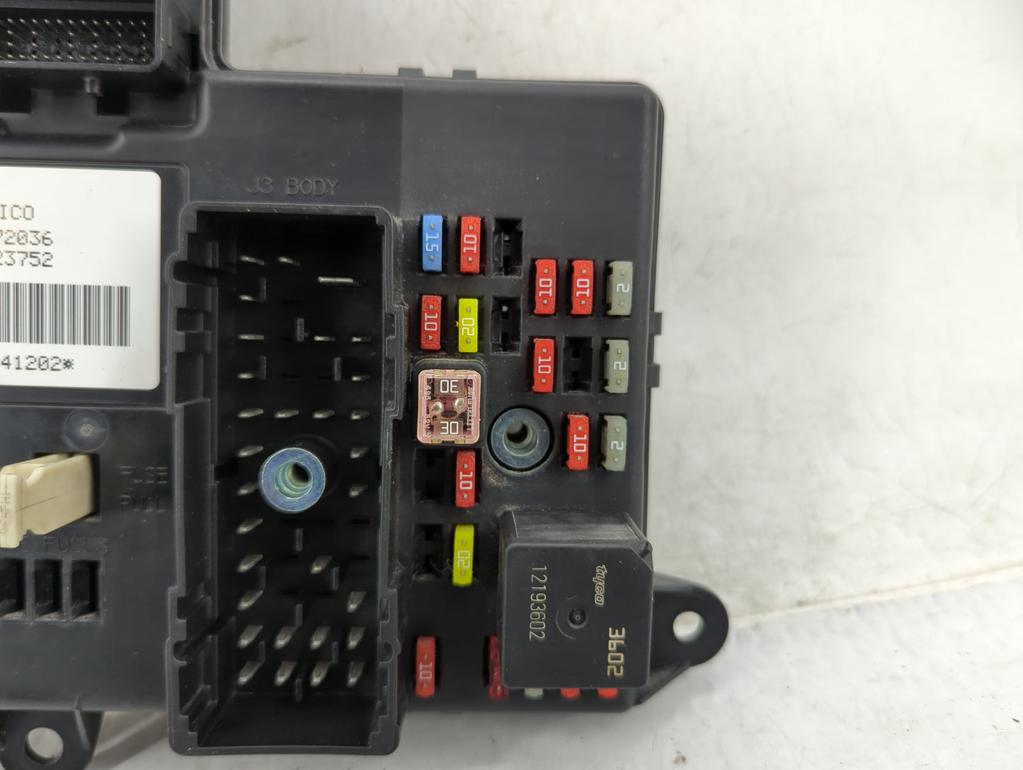 2006-2006 Pontiac G6 Body Control Module Bcm Inner Cabin Fuse Box - Oemusedautoparts1.com