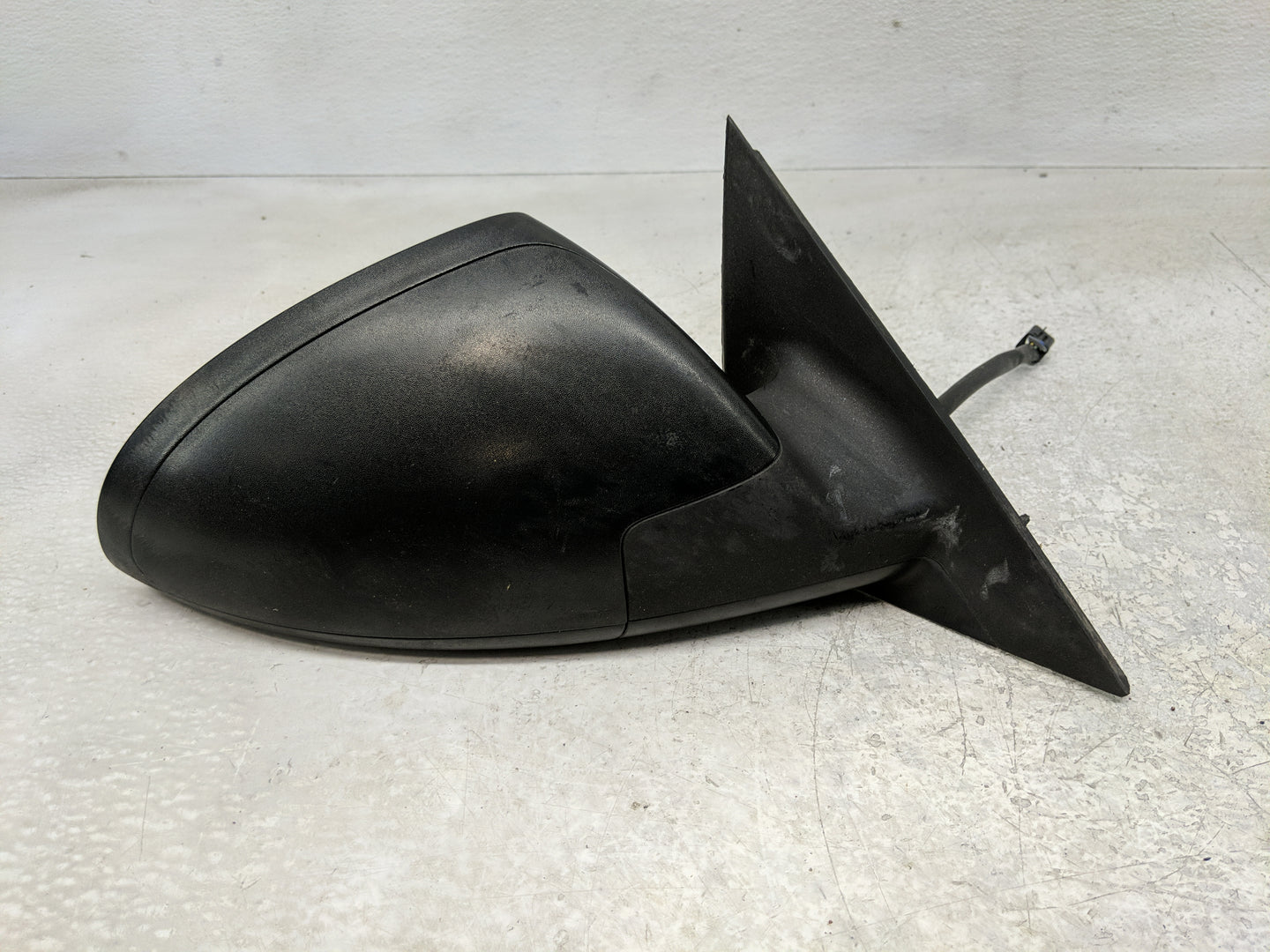 2005-2009 Pontiac G6 Passenger Right Side View Manual Door Mirror Black - Oemusedautoparts1.com
