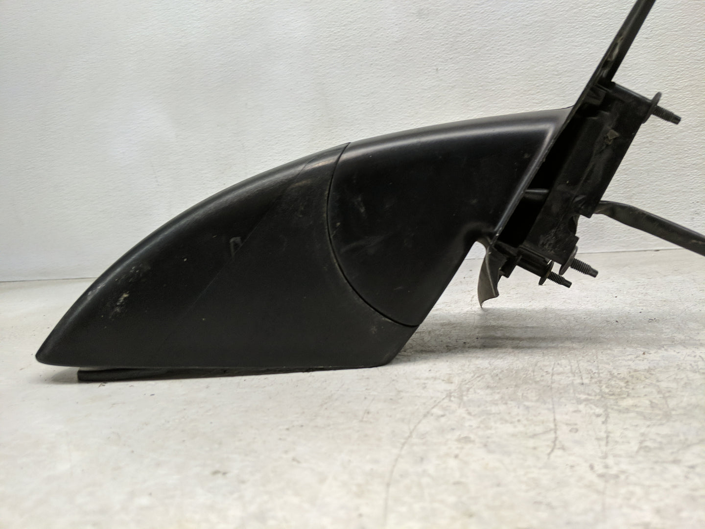2005-2009 Pontiac G6 Passenger Right Side View Manual Door Mirror Black - Oemusedautoparts1.com