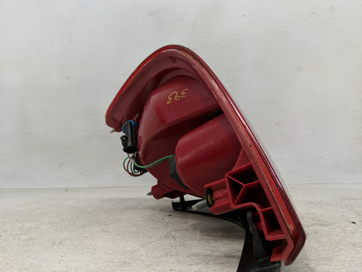 2005-2010 Pontiac G6 Driver Left Side Deck Lid Mounted Tail Light - Oemusedautoparts1.com