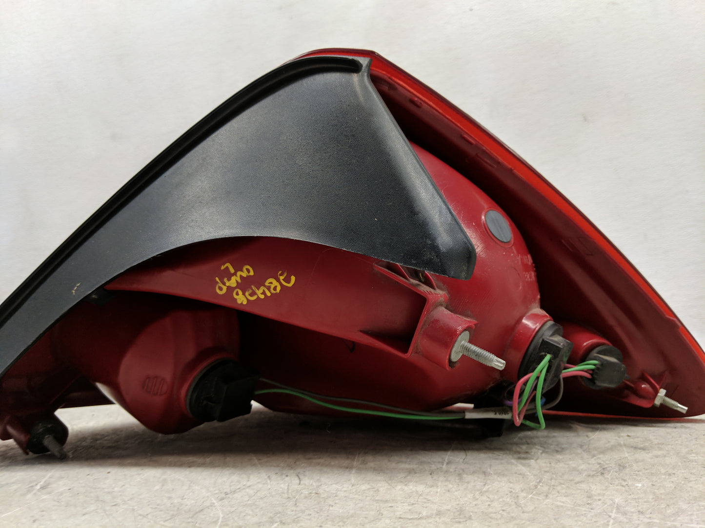 2005-2010 Pontiac G6 Driver Left Side Deck Lid Mounted Tail Light - Oemusedautoparts1.com