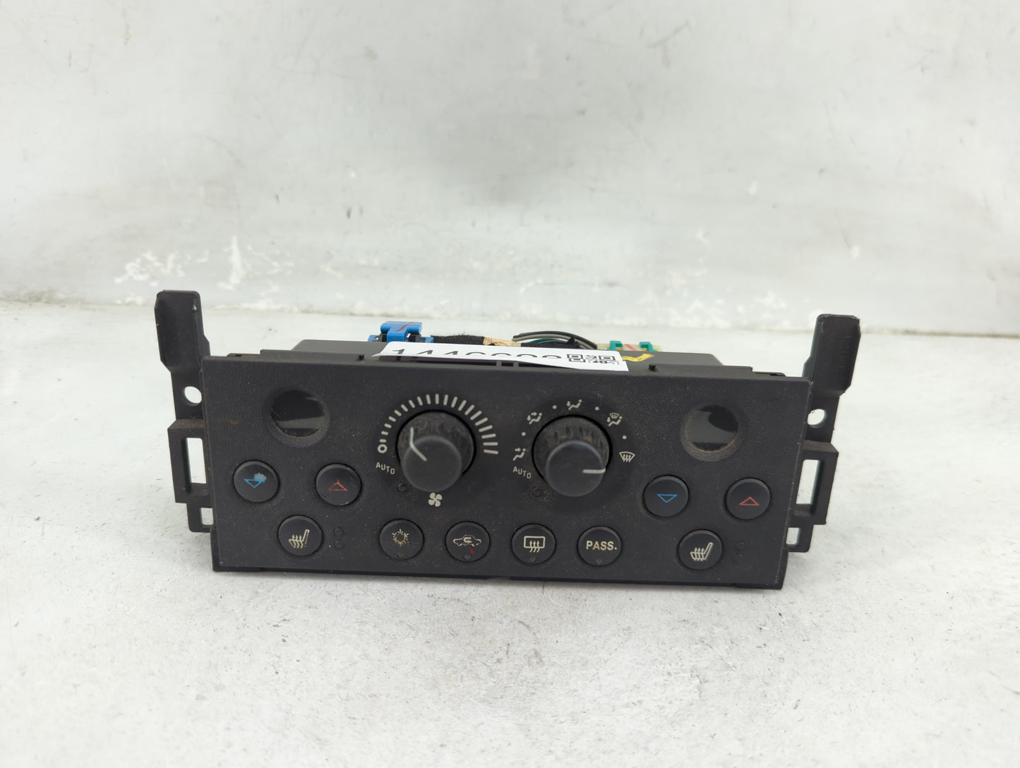 2006 Pontiac Grand Prix Climate Control Module Temperature AC/Heater Replacement P/N:15835175 Fits OEM Used Auto Parts - Oem