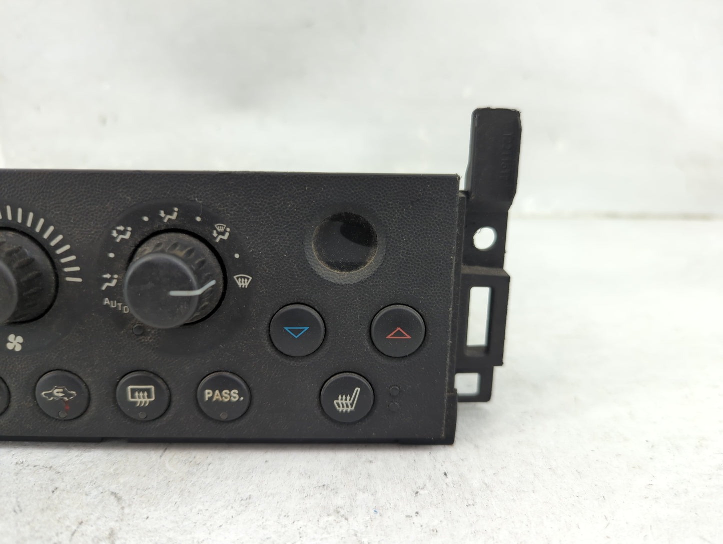 2006 Pontiac Grand Prix Climate Control Module Temperature AC/Heater Replacement P/N:15835175 Fits OEM Used Auto Parts - Oem