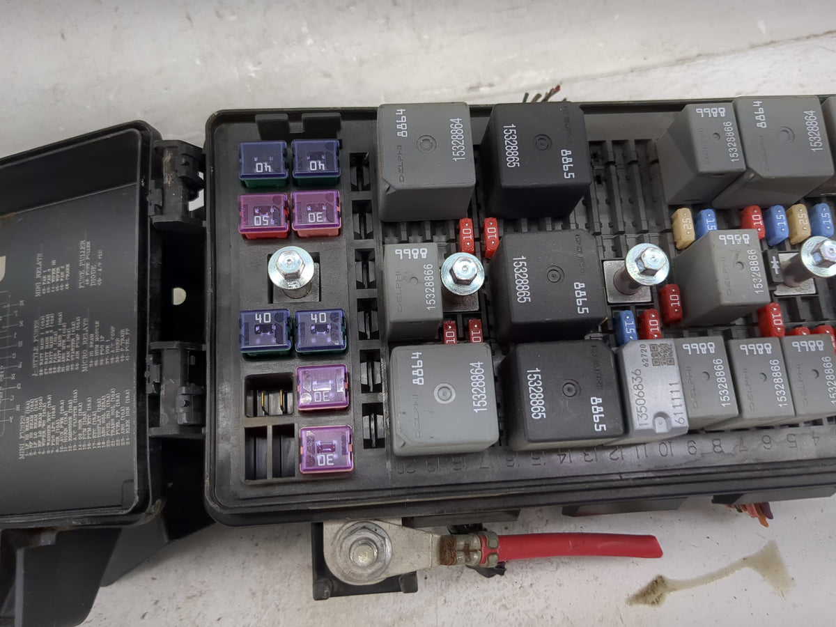 2006-2008 Pontiac Grand Prix Fusebox Fuse Box Panel Relay Module P/N:13598674-01 15328864, 15328865 Fits Fits 2006 2007 2008