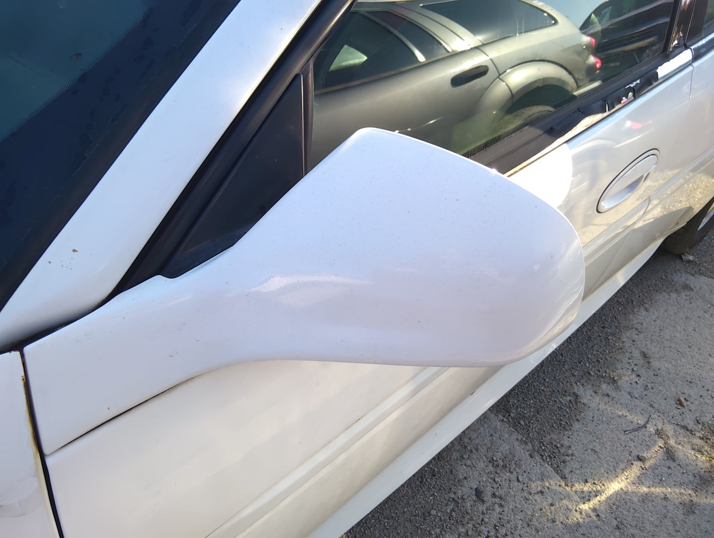 2004-2008 Pontiac Grand Prix Driver Side View Mirror - Left Door Mirror OEM Used - Oemusedautoparts1.com