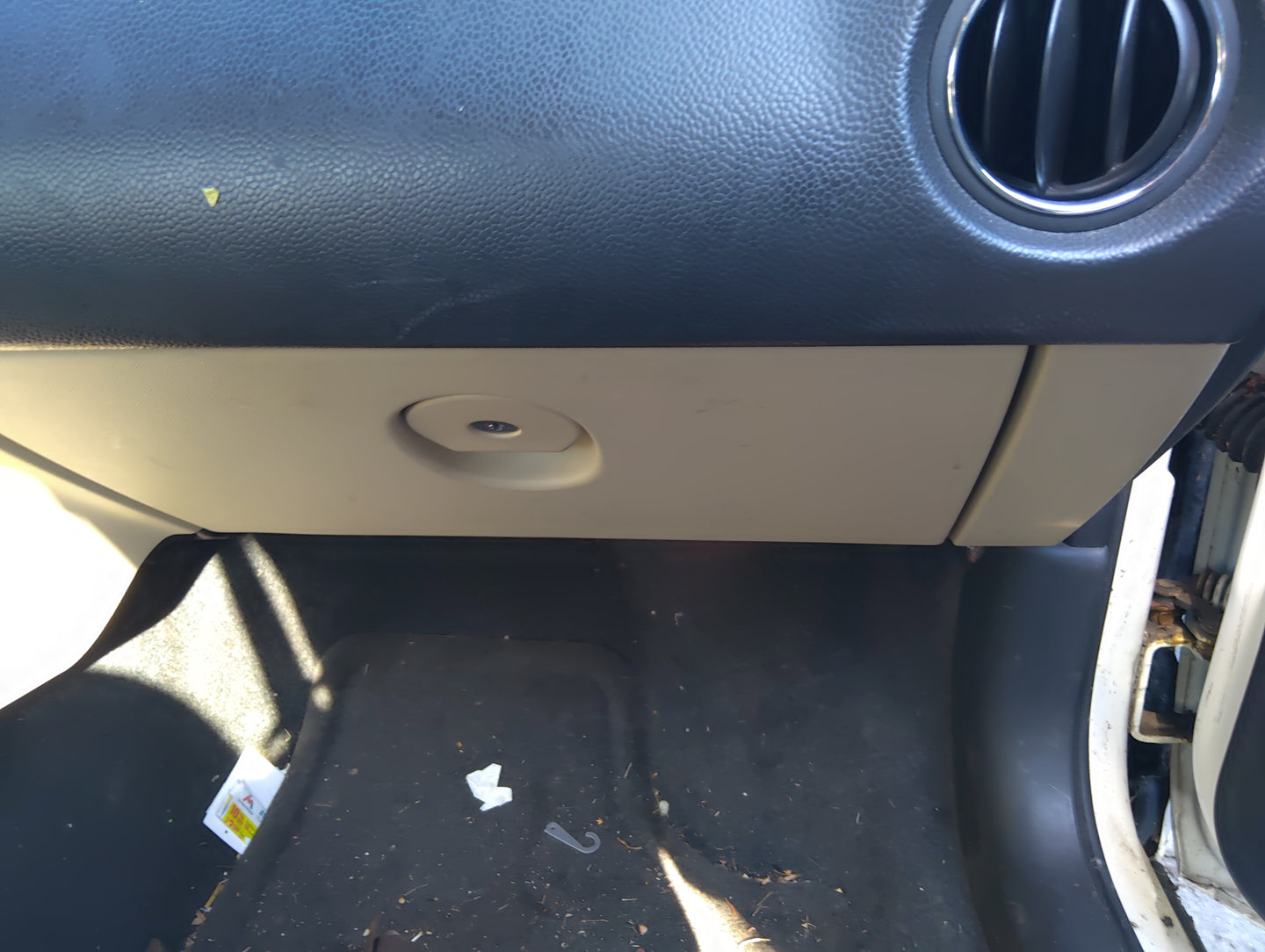 2006 Pontiac Grand Prix Passenger Glove Box Door Storage Compartment - Oemusedautoparts1.com