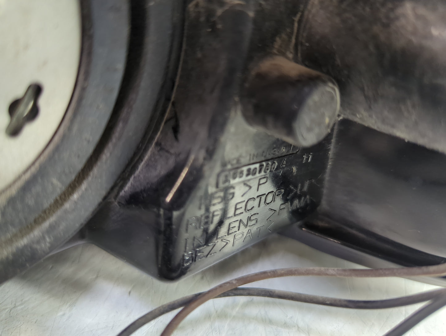 2004 Pontiac Grand Prix Passenger Right Oem Head Light Headlight Lamp - Oemusedautoparts1.com