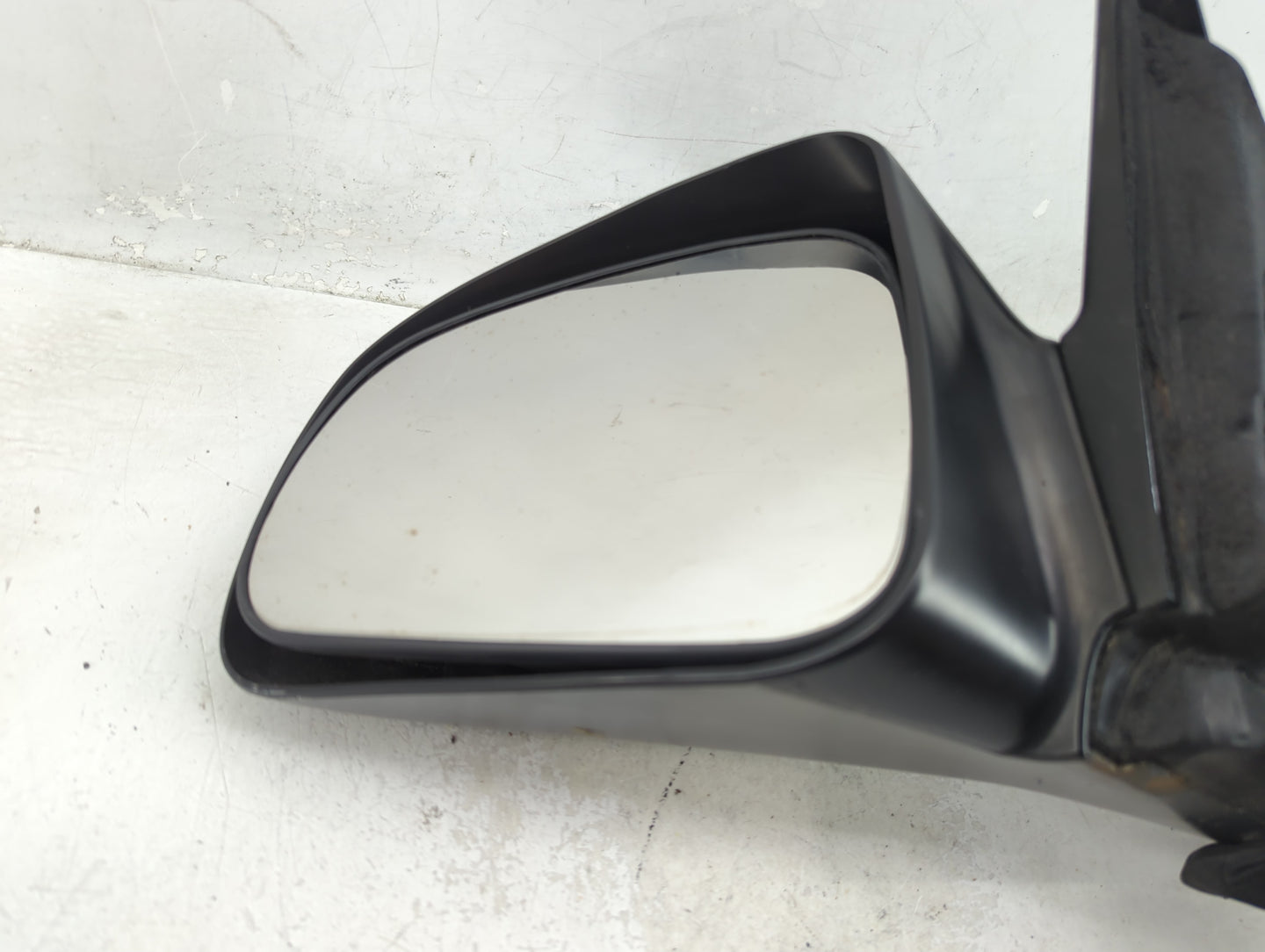 2004-2008 Pontiac Grand Prix Driver Side View Mirror - Left Door Mirror OEM Used - Oemusedautoparts1.com
