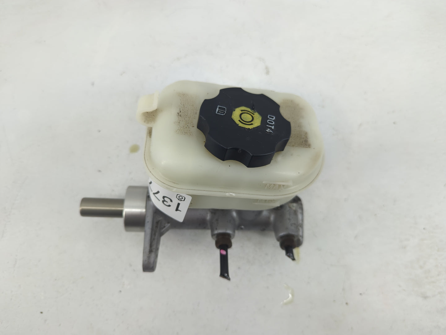 2005-2006 Pontiac Gto Brake Master Cylinder - Oemusedautoparts1.com