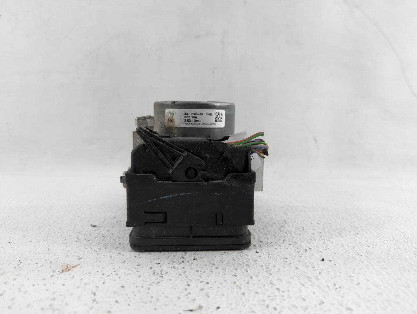 2006 Pontiac Gto ABS Pump Control Module Replacement P/N:GR3C-2C405-BD Fits OEM Used Auto Parts - Oemusedautoparts1.com
