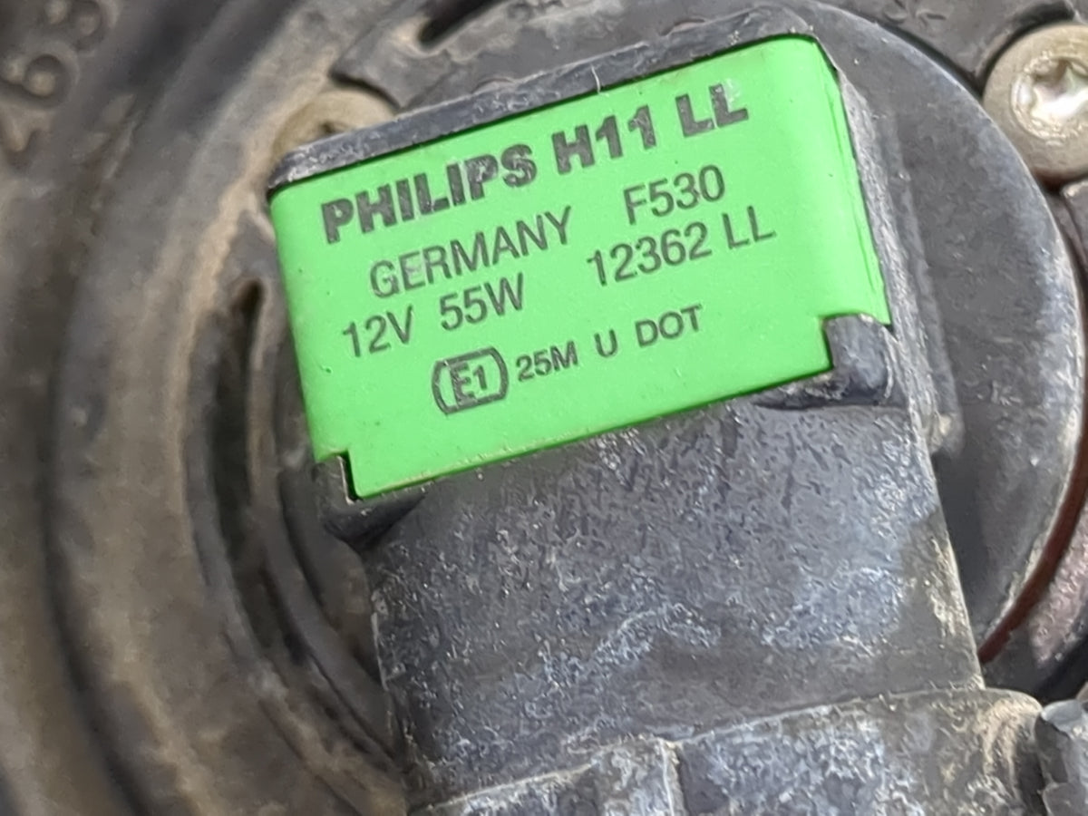2006 Pontiac Montana Passenger Right Oem Head Light Headlight Lamp - Oemusedautoparts1.com