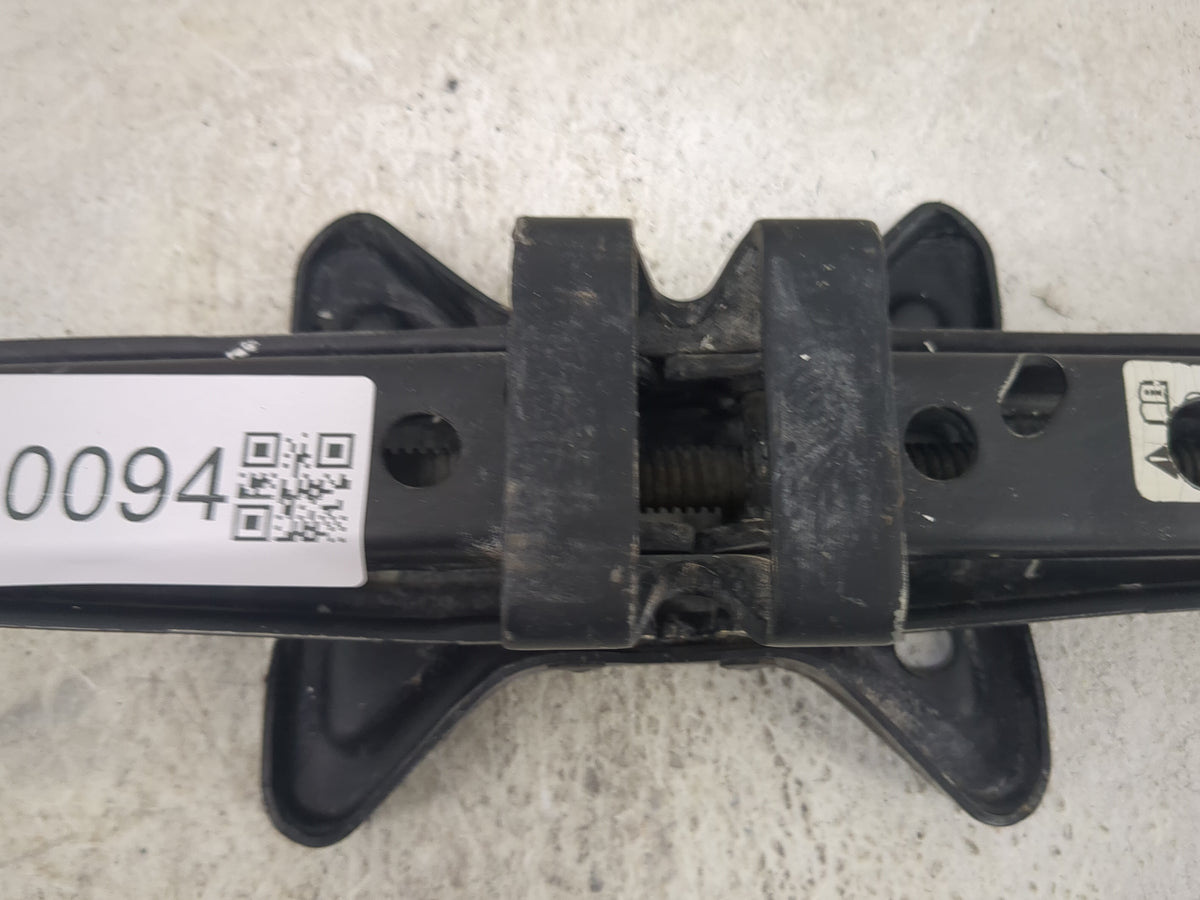 2006 Pontiac Montana Spare Scissor Car Jack 1500094 - Oemusedautoparts1.com