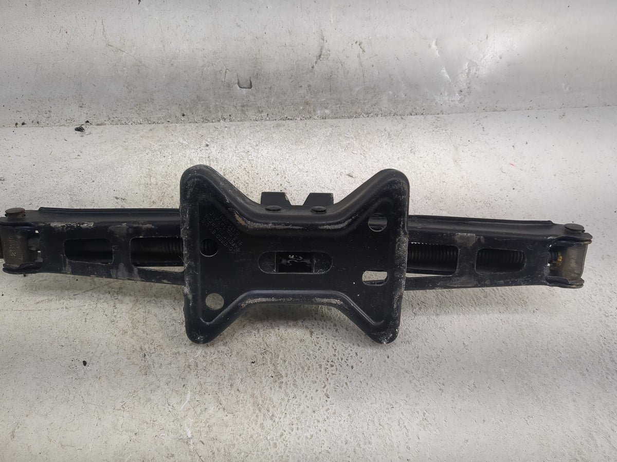 2006 Pontiac Montana Spare Scissor Car Jack 1500094 - Oemusedautoparts1.com
