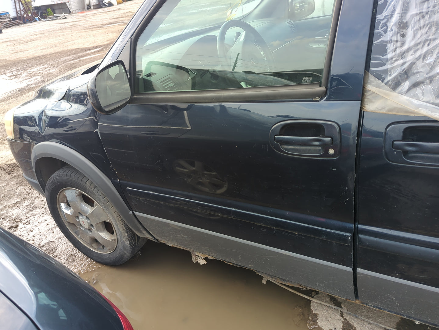 2005-2009 Pontiac Montana Driver Front Door Oem - Oemusedautoparts1.com
