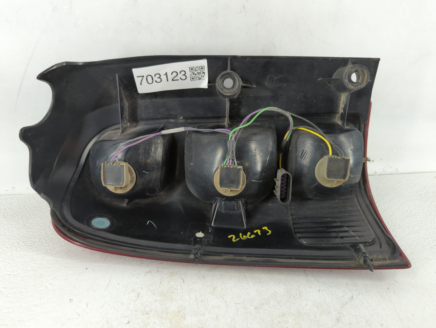 2005-2009 Pontiac Montana Tail Light Assembly Passenger Right OEM Fits Fits 2005 2006 2007 2008 2009 OEM Used Auto Parts - O