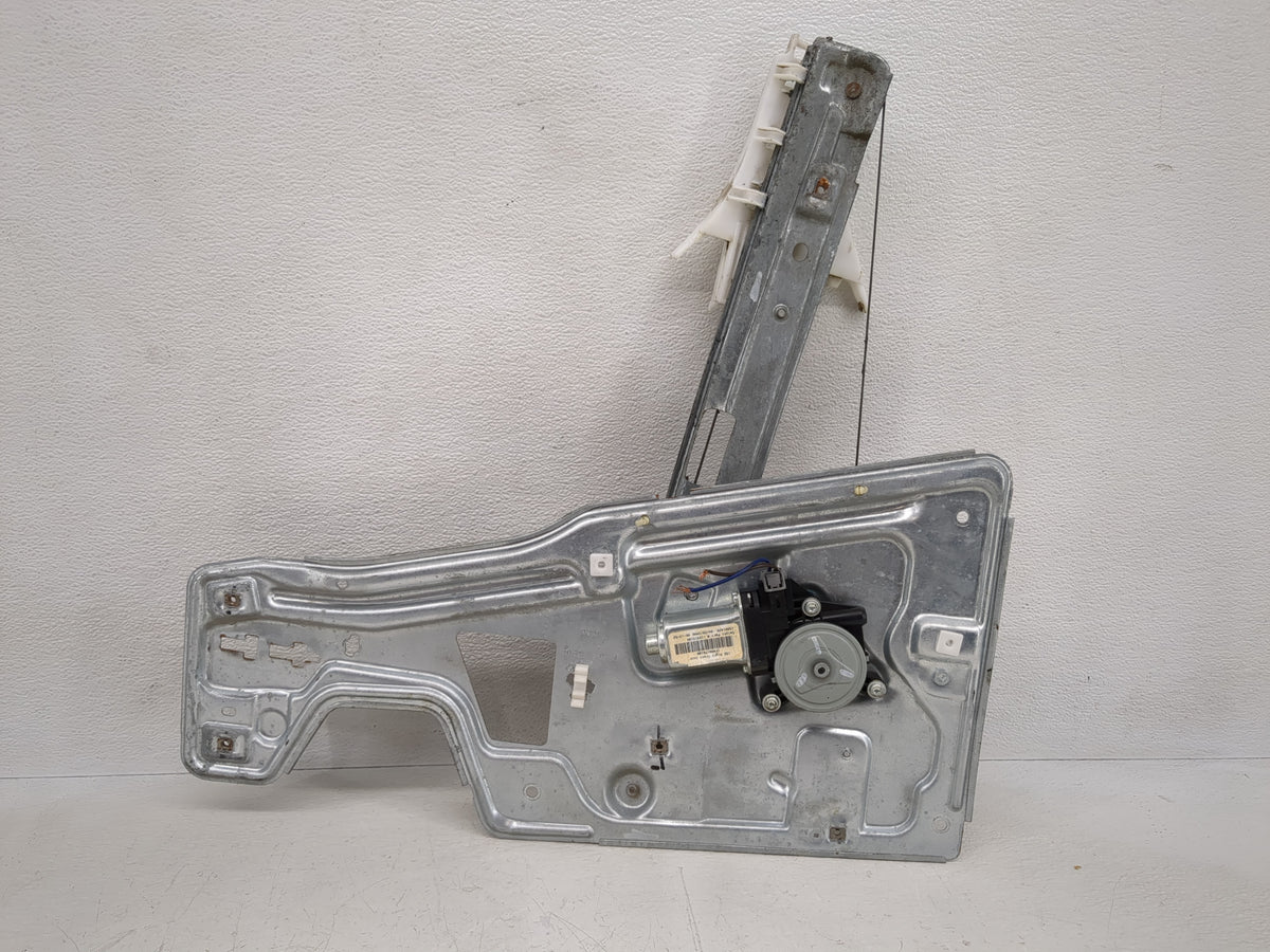 2006-2008 Pontiac Torrent Used Window Regulator Passenger Front 1083769 - Oemusedautoparts1.com