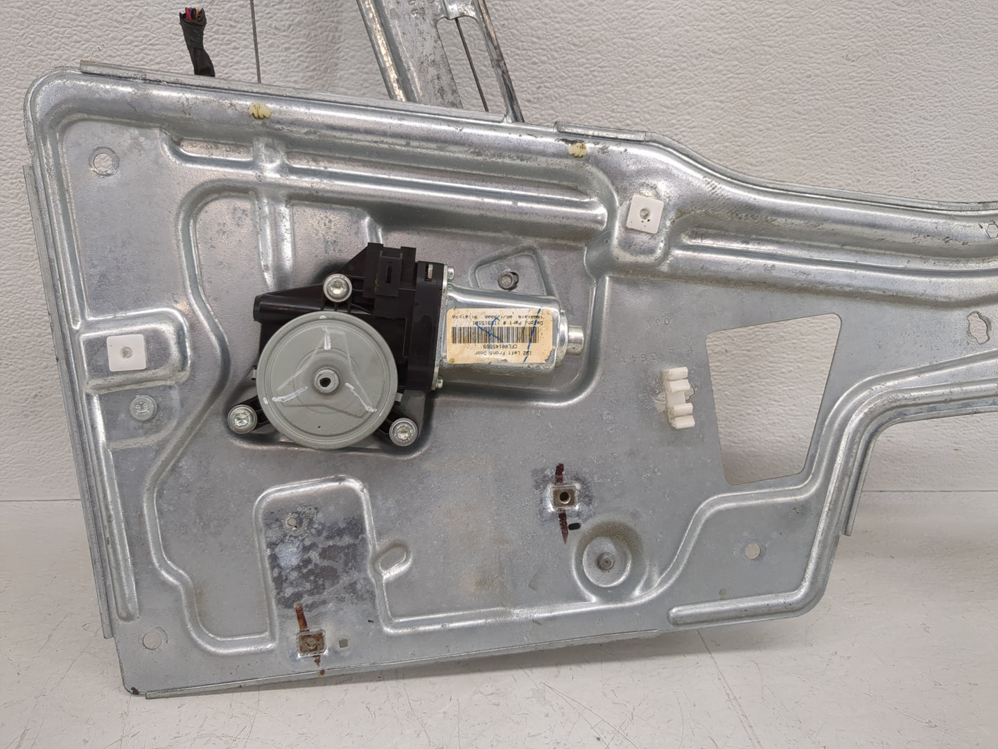 2006-2008 Pontiac Torrent Driver Left Front Window Regulator - Oemusedautoparts1.com